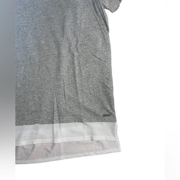 Guess Drop Tee - Picture 4 of 5